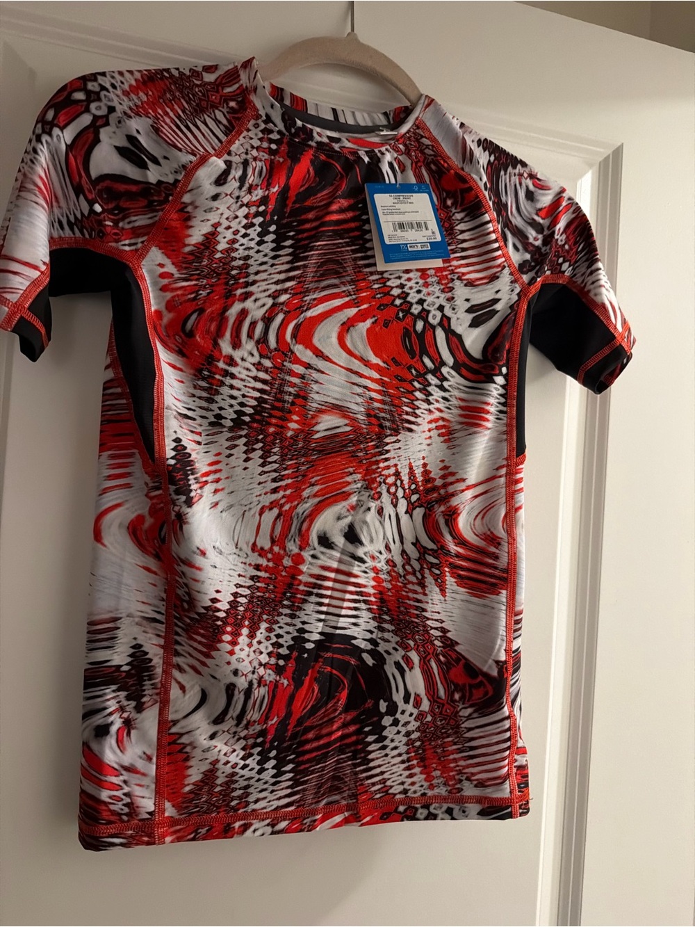 Dicks DSG Boys Compression Shirt Wave Compression Red Sz Youth L NWT